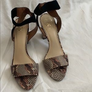 Vince Camino- Evereve Exclusive Snake Print heels